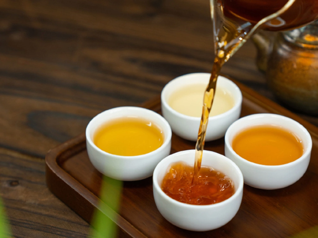 Puerh tea soup color comparison over four different years