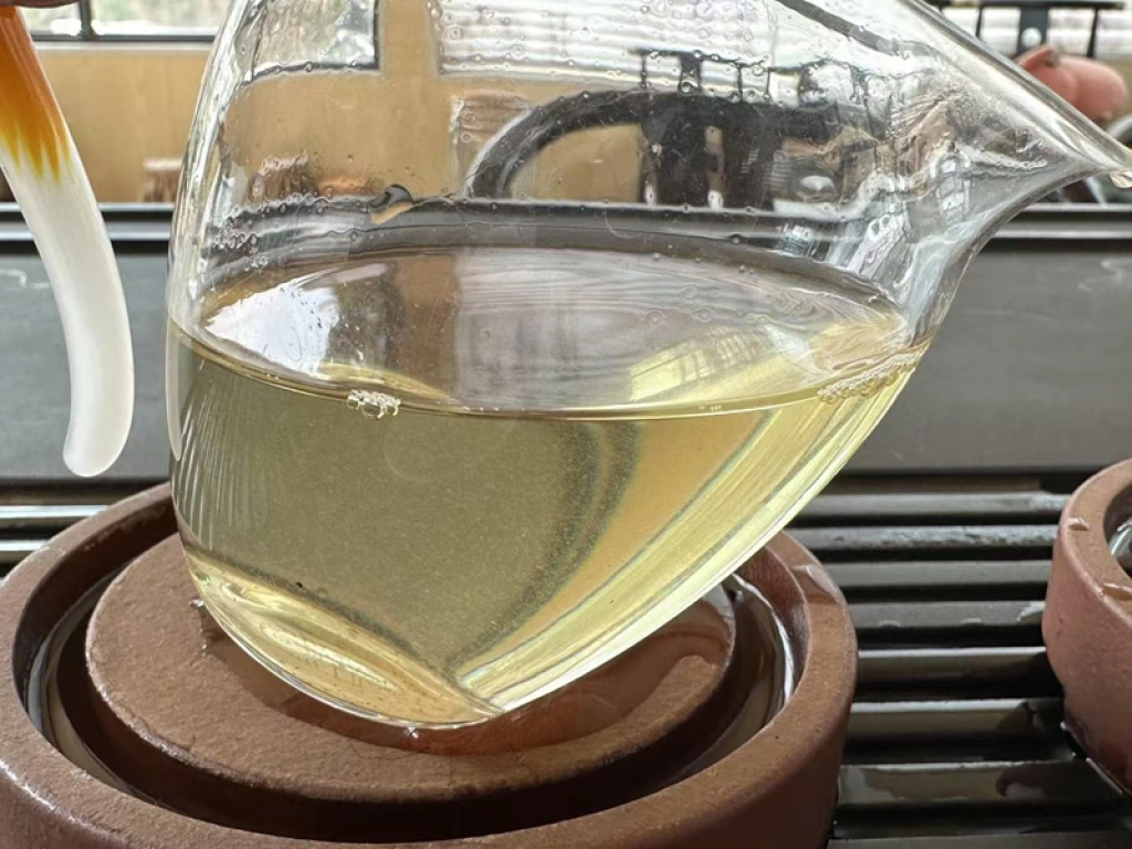 Golden young sheng liquor