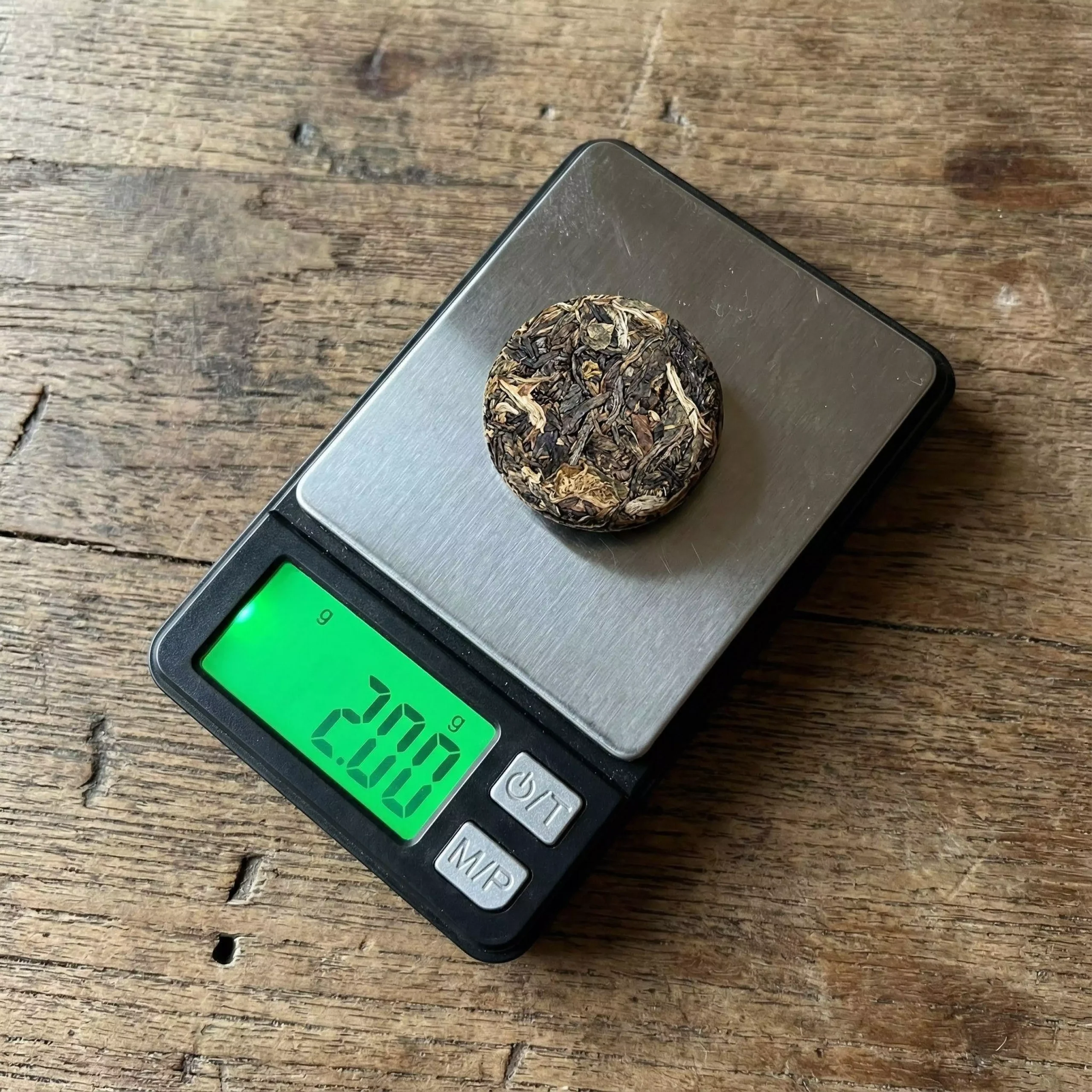 2g precise dosage of dry raw Pu-erh leaves for office mug brewing