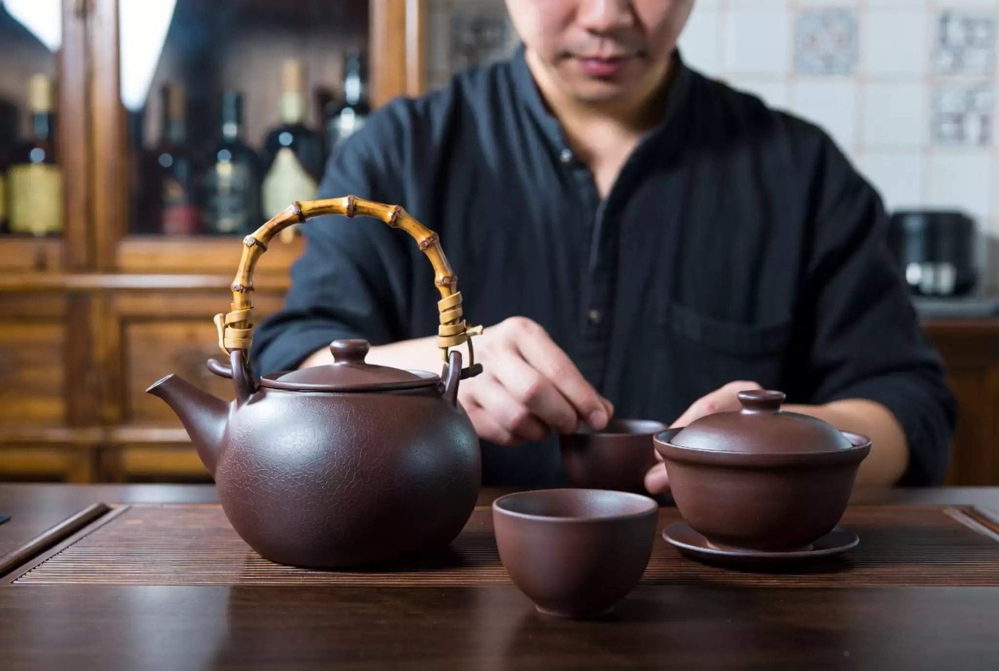 Gongfu tea brewing session with Lao Man'e Pu-erh